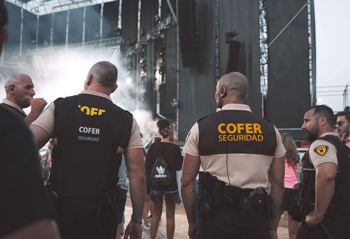 Equipo de vigilantes de seguridad en concierto música elwectrónica en Mare Nostrum Fuengirola